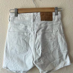 Highwaisted White Shorts
